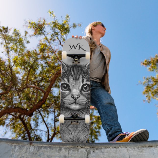 Adorable Sketch Young Cat Monogram Skateboard (Außenbereich 1)