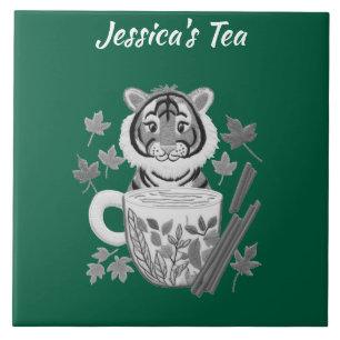 Adorable Tiger mit Kräutertee. Personalisiere Fliese