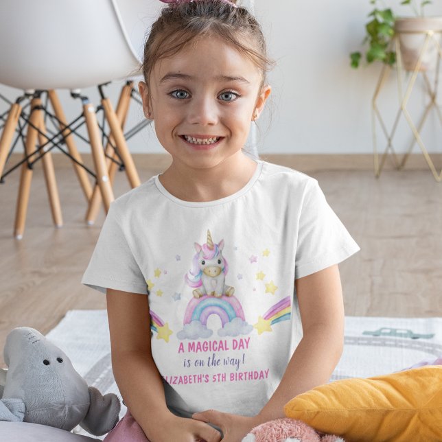 Adorable Unicorn Birthday Girl T-Shirt (Von Creator hochgeladen)