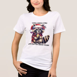 Adorable Waschbären, die eine Weihnachtsmannmütze  Tri-Blend Shirt
