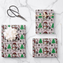 Adorable Weihnachtskatzen mit Bäumen