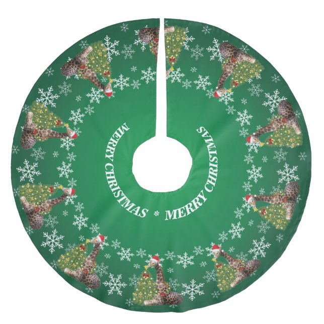 Adorable Whimsical Weihnachten Giraffen auf Grün Polyester Weihnachtsbaumdecke (Vorderseite)