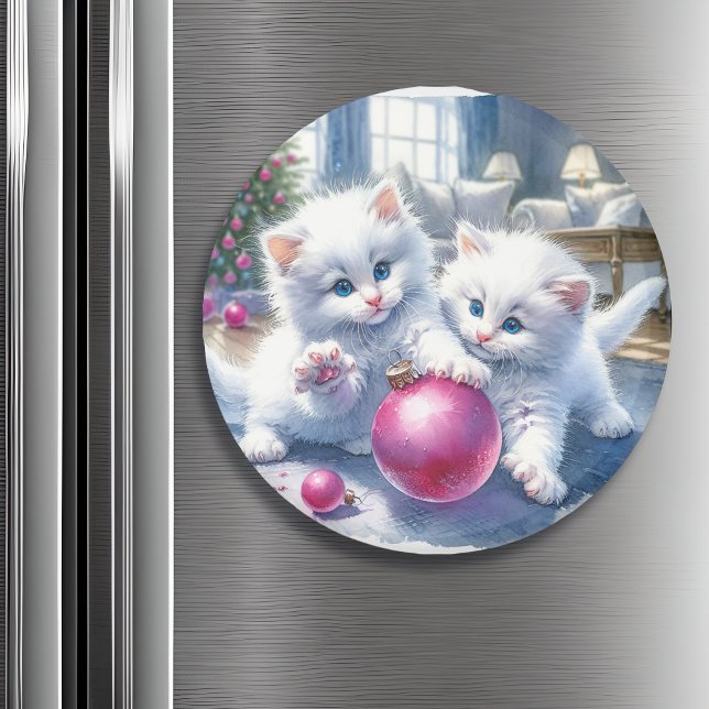 Adorable White Kittens Pink Weihnachten Magnet (Von Creator hochgeladen)