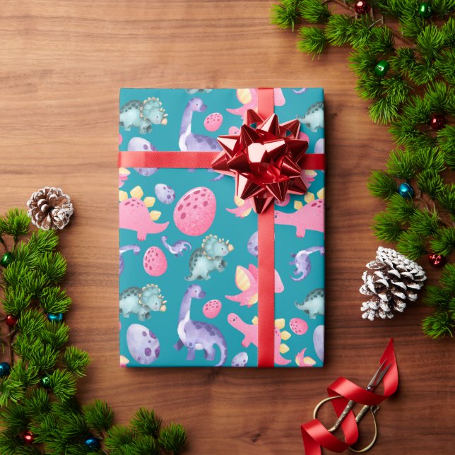 Adortable Niedlich Light Pink Blue und Green Dinos Geschenkpapier (Feiertagsgeschenk)