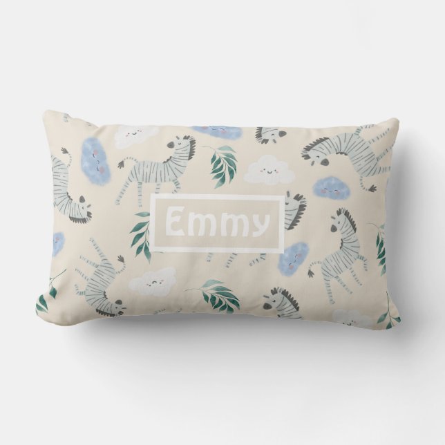 Adortable Pastel Safari mit Monogramm Kinderzimmer Lendenkissen (Vorderseite)