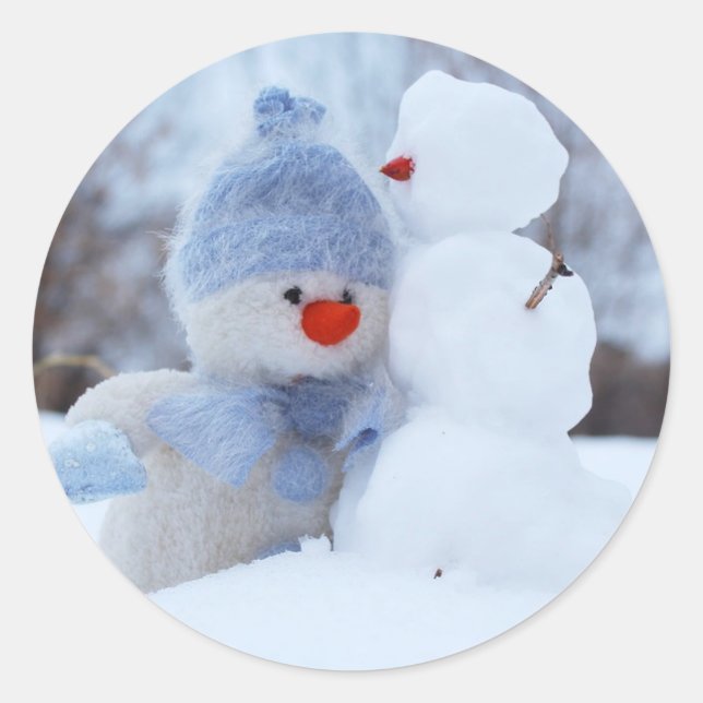 Adortable Snowman mit Blue Scarf Weihnachtsaufkleb Runder Aufkleber (Vorderseite)