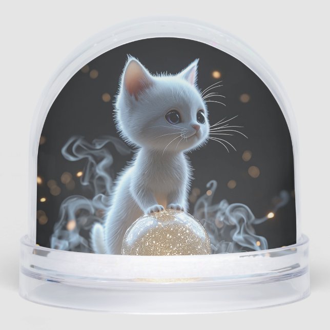 Adortable White Kitten mit Mystic Glow Schneekugeln (Vorderseite)