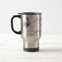 Adoucissez la tasse d'étreintes