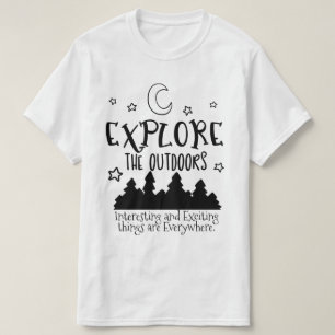 "Adventure Awaits" Anpassbarer T - Shirt