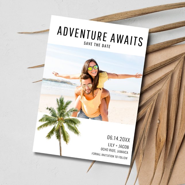 Adventure Awaits Beach Destination Foto Hochzeit Save The Date (Adventure Awaits Beach Destination Photo Wedding Save The Date)