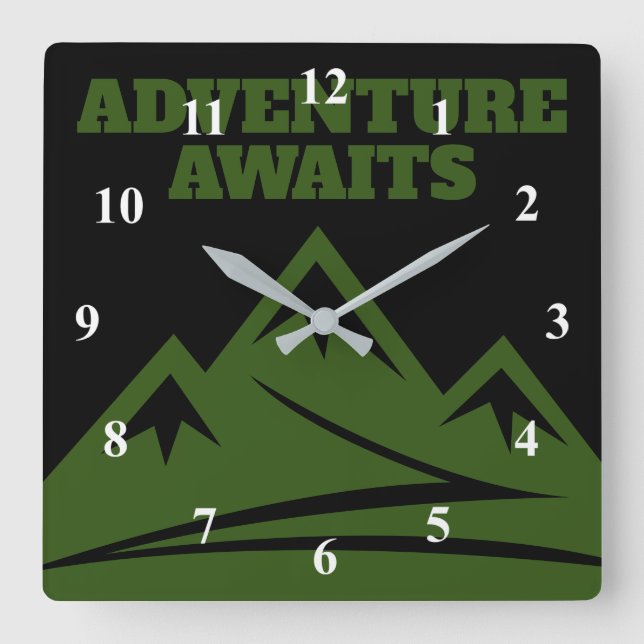 Adventure awaits mountain peak hiking trail quadratische wanduhr (Vorderseite)