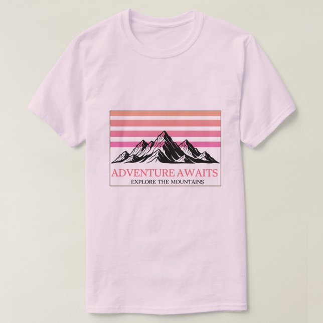 Adventure Awaits Mountain Sunset T-Shirt (Design vorne)