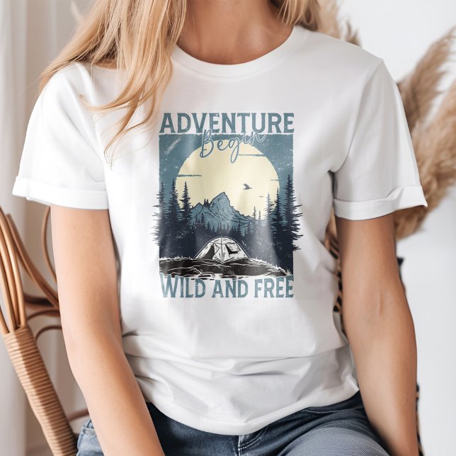 "Adventure Begin" Bergwelt Vollmond Landschaft T-Shirt ("Adventure Begin" Mountain Full Moon Landscape T-Shirt on a young woman.)