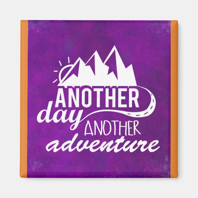 Adventure Quote - Berge im Lila Hintergrund Magnet (Vorne)