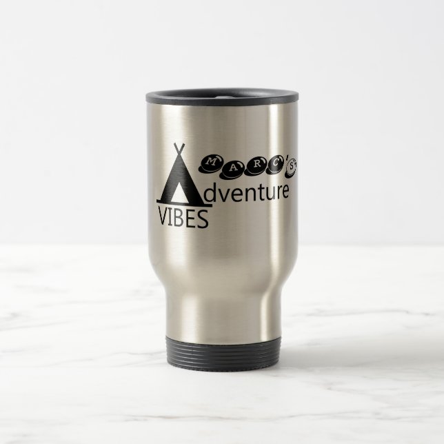 Adventure Vibes Tent Typografie mit Name, Camping Reisebecher (Mittel)