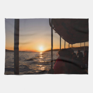 Aegean Lifestyle auf dem Schiff bei Sonnenuntergan Geschirrtuch