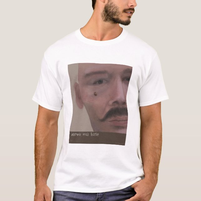 AElfred mid bitle ("Alfred with a käfer") T-Shirt (Vorderseite)
