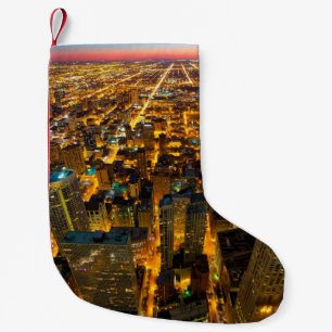 AERIAL FOTO DER STADT MIT LICHTEN KLEINER WEIHNACHTSSTRUMPF