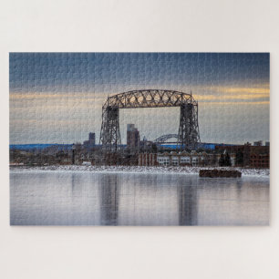 Aerial Lift Bridge und eisige Spiegelung Minnesota