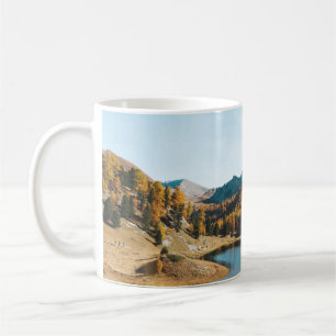 AERIELLE FOTOGRAFIE DER KONKRETEN STRASSE KAFFEETASSE