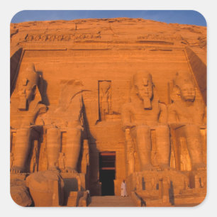 AF, Ägypten, Abu Simbel. Fassade bei Sonnenunterga Quadratischer Aufkleber