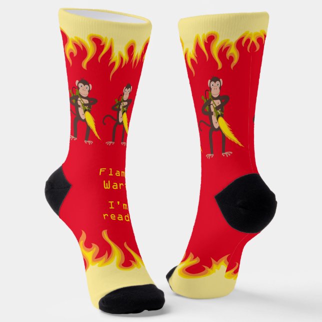 Affe mit einem Flammenwerfer-Internet-Flammenkrieg Socken (Gewinkelt)