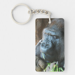 Affenhaube ~ Japanischer Gorilla beim Essen Schlüsselanhänger