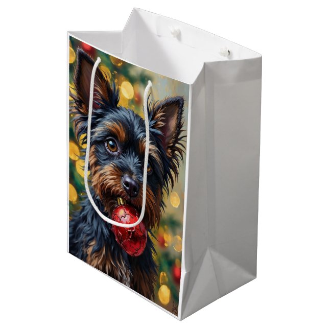 Affenpinscher Dog with Christmas Ornament Mittlere Geschenktüte (Vorderseite Schrägansicht)