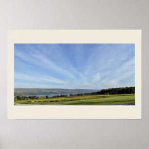 Affiche de champ nuageux au bord du lac