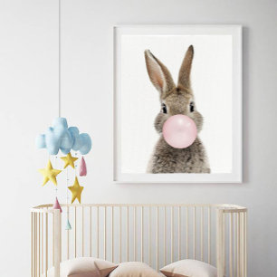 Affiche de lapin soufflant du bubble gum rose