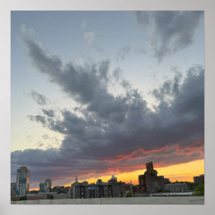 Affiche du coucher de soleil de la ville avec nuag