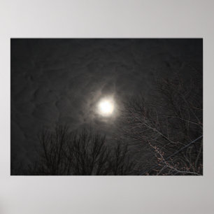 Affiche Eerie Moon In Clouds