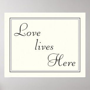 Affiche Love lives here