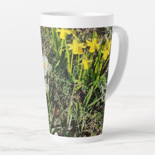 Affodis und Crocus Latte Tasse