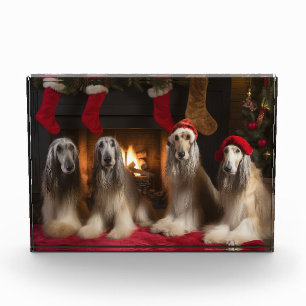 Afghanisches Hound am Feuerplatz Weihnachten Fotoblock