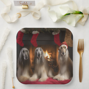 Afghanisches Hound am Feuerplatz Weihnachten Pappteller