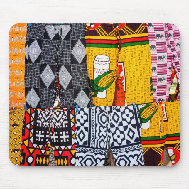 Afrika, Angola, Benguela. Farbige Blüten Mousepad (Vorne)