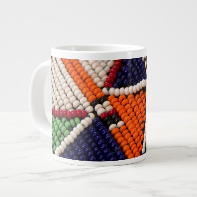 Afrika, Kenia. Maasai-Tribal Jumbo-Tasse (Vorderseite Links)