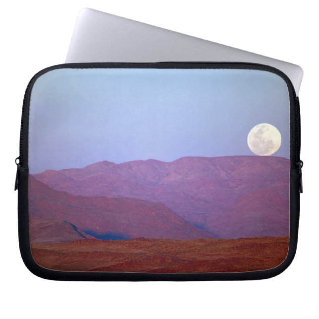 Afrika, Namibia, Sossusvlei. Vollmond-Erholungen Laptopschutzhülle (Vorderseite)