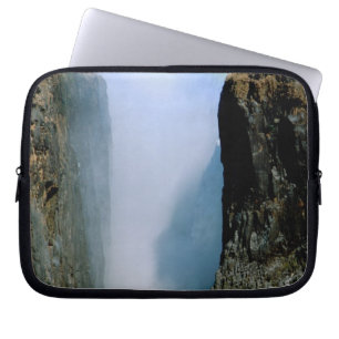 Afrika, Sambia, Victoria-Fälle-Nationalpark. Laptopschutzhülle