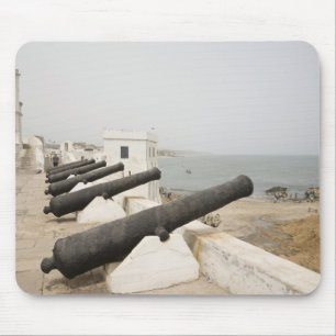 Afrika, Westafrika, Ghana, Elmina. Kanonen schütze Mousepad