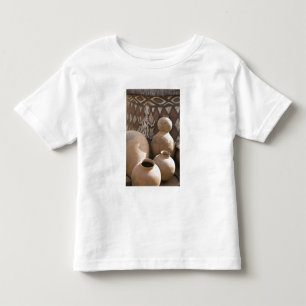 Afrika, Westafrika, Ghana, Sirigu. Handgefertigt 2 Kleinkind T-shirt