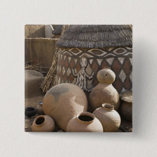 Afrika, Westafrika, Ghana, Sirigu. Handgefertigt Button