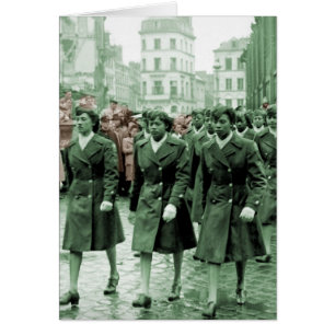 Afrikanisch-amerikanische Frauen marschieren