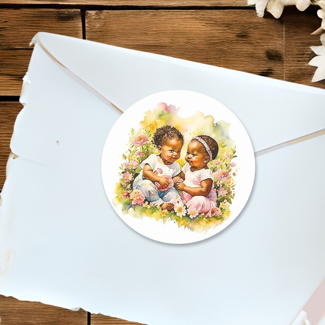 Afrikanisch-amerikanische Twin Girl's Baby Shower Runder Aufkleber (Von Creator hochgeladen)