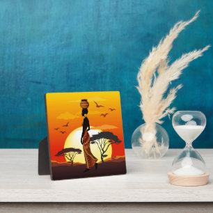 Afrikanische Beautiful Woman Silhouette über afrik Fotoplatte