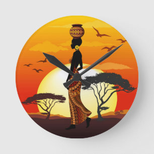 Afrikanische Beautiful Woman Silhouette über afrik Runde Wanduhr