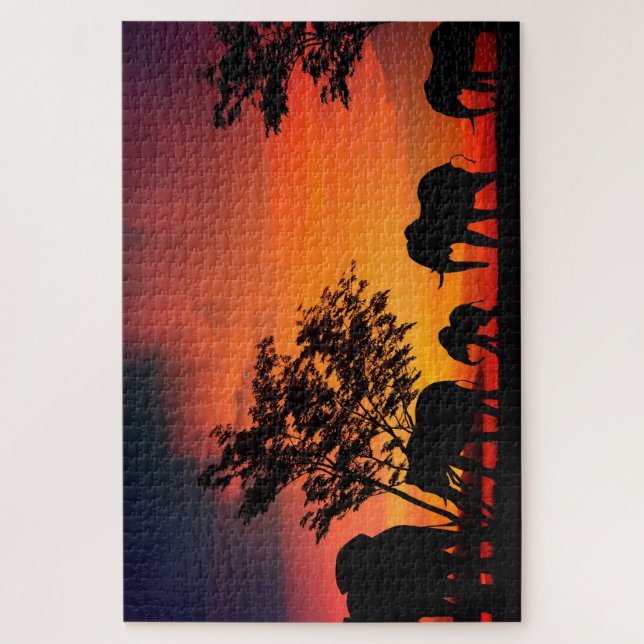 Afrikanische Elefanten auf der Ebene Serengeti (Vertikal)