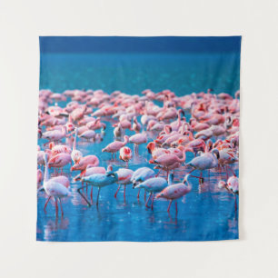 Afrikanische Flamingos. Gruppe von Flamingos steht Wandteppich