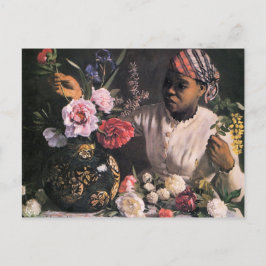Afrikanische Frau pflanzt Blume in einer Vase Postkarte